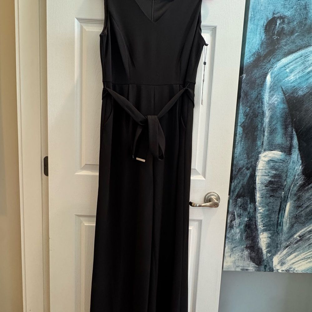 Elegant Black Sleeveless Jumper